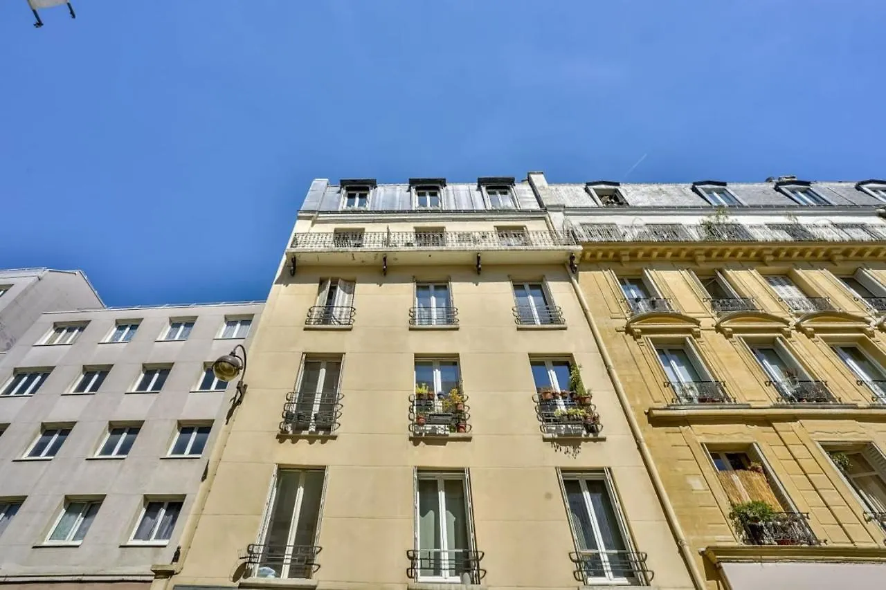 Mezzanine Studio In The 20Th District Apartment Paris 0*,  France
