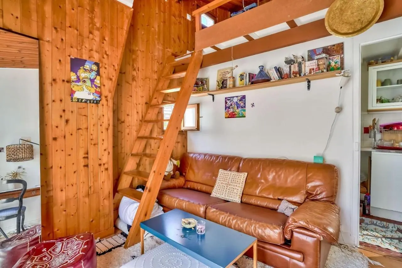 Mezzanine Studio In The 20Th District Apartment Paris France