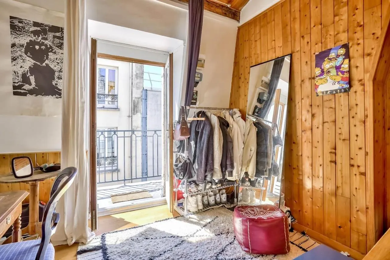 Mezzanine Studio In The 20Th District Apartment Paris 0*,  France
