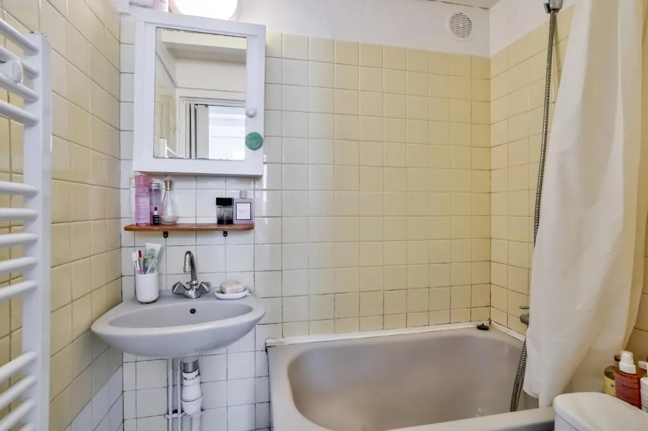 Mezzanine Studio In The 20Th District Apartment Paris France
